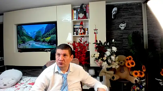 SpartacusDaddy48 online show from May 2026 04:58:01 PM