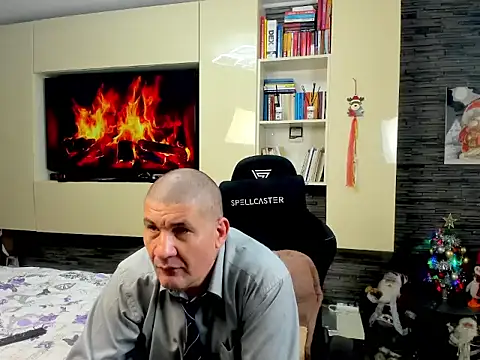 SpartacusDaddy48 online show from February 2026 05:21:01 PM