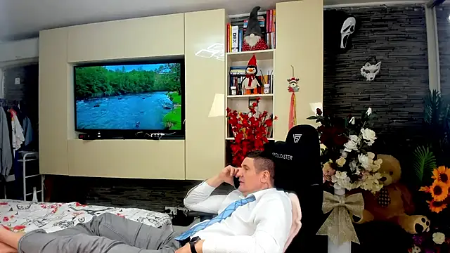 SpartacusDaddy48 online show from April 2026 07:58:02 PM