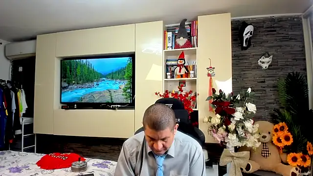 SpartacusDaddy48 online show from May 2026 01:46:02 PM