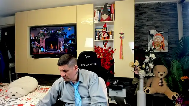 SpartacusDaddy48 online show from April 2026 08:26:02 PM