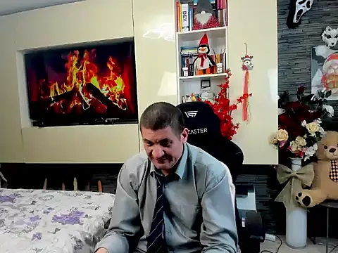 SpartacusDaddy48 online show from March 2026 06:02:01 PM