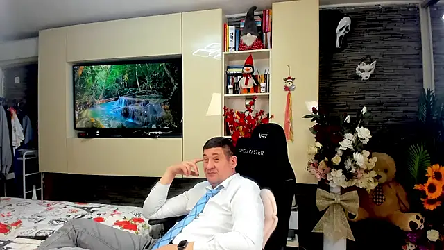 SpartacusDaddy48 online show from April 2026 11:27:01 AM