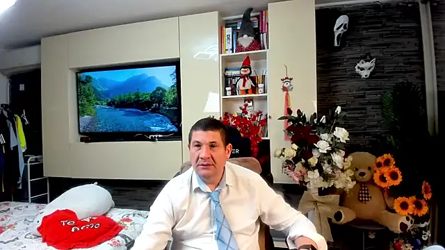SpartacusDaddy48 online show from May 2026 08:26:01 PM