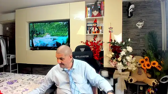 SpartacusDaddy48 online show from April 2026 09:54:01 PM