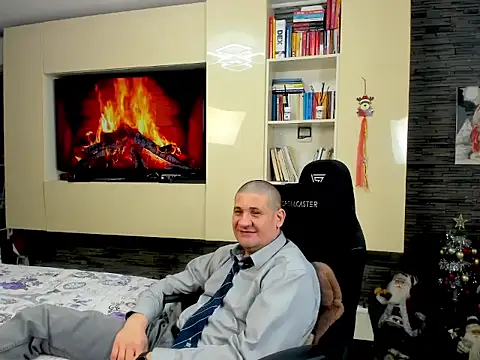 SpartacusDaddy48 online show from February 2026 06:26:01 PM