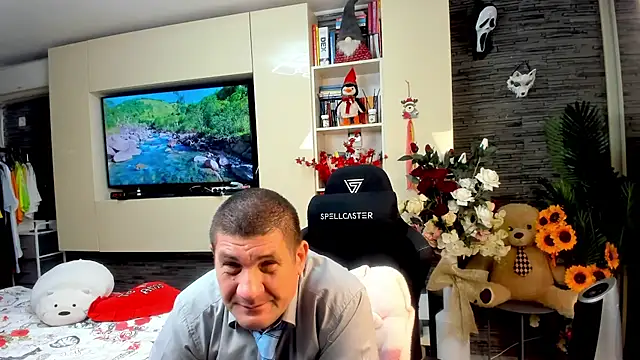 SpartacusDaddy48 online show from May 2026 07:18:01 PM