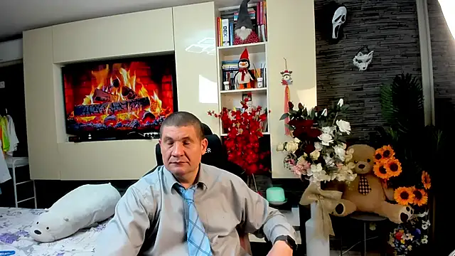 SpartacusDaddy48 online show from May 2026 06:49:02 PM
