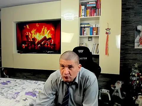 SpartacusDaddy48 online show from February 2026 03:42:01 PM