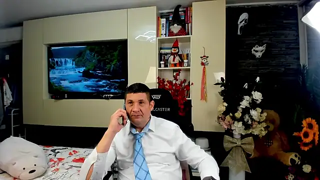 SpartacusDaddy48 online show from April 2026 11:15:01 AM