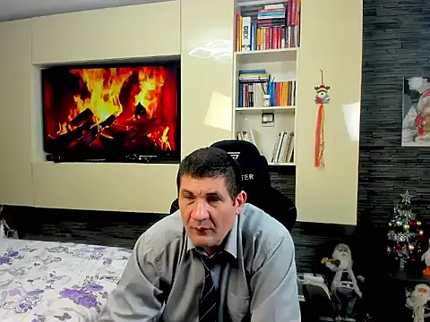 SpartacusDaddy48 online show from February 2026 04:06:01 PM