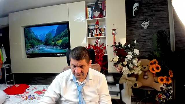 SpartacusDaddy48 online show from May 2026 12:48:01 PM
