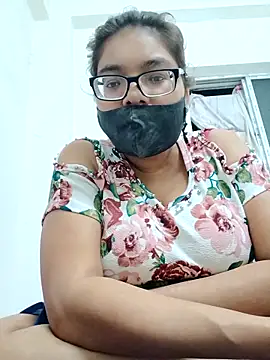 Snapshot of Elie_couple143 chatting on October 2025 06:40:02 PM Elie couple143 online show from October 2025 06:40:02 PM