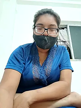 Snapshot of Elie_couple143 chatting on October 2025 06:49:02 PM Elie couple143 online show from October 2025 06:49:02 PM