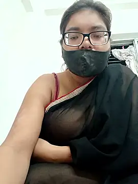 Snapshot of Elie_couple143 chatting on October 2025 08:21:02 PM Elie couple143 online show from October 2025 08:21:02 PM
