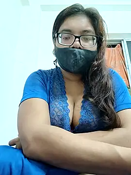 Snapshot of Elie_couple143 chatting on October 2025 06:43:02 PM Elie couple143 online show from October 2025 06:43:02 PM
