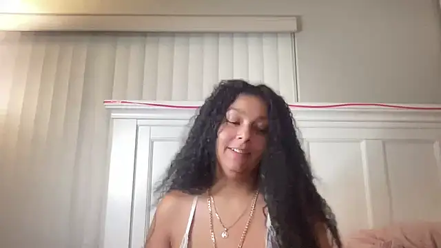 Snapshot of sweetnjuicyyy chatting on October 2025 04:13:01 AM sweetnjuicyyy online show from October 2025 04:13:01 AM