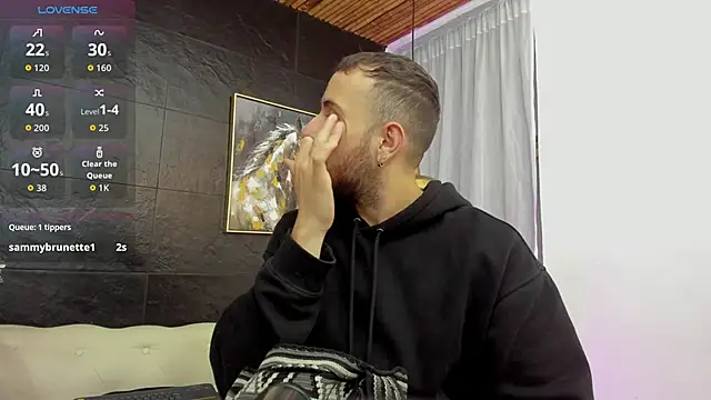 Maximo Wolff online show from November 2025 08:13:02 PM