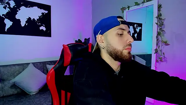 Maximo Wolff online show from November 2025 07:36:02 PM