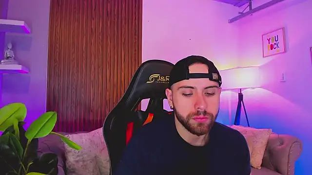 Maximo Wolff online show from February 2026 07:53:01 PM