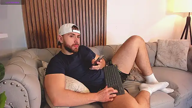 Maximo Wolff online show from March 2026 12:33:01 AM