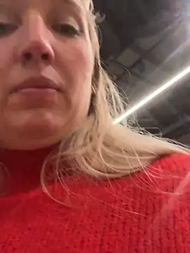 Stellapower online show from November 2025 07:18:01 PM