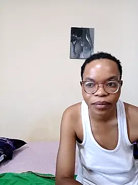 Miss-Hennessy online show from May 2026 02:33:02 PM
