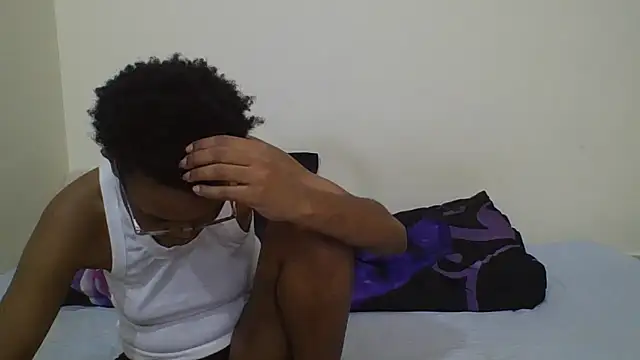 Miss-Hennessy online show from October 2025 08:21:02 PM