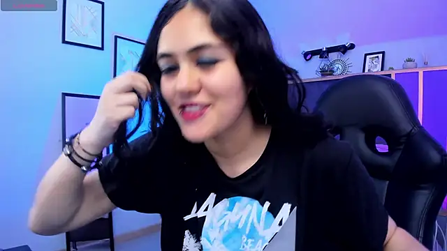 Snapshot of Azurra_amatto2 chatting on November 2025 08:57:01 PM Azurra amatto2 online show from November 2025 08:57:01 PM