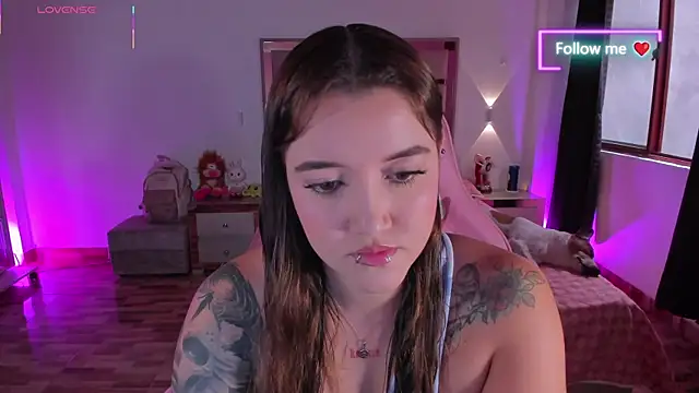 lunaarose online show from April 2026 07:50:02 PM