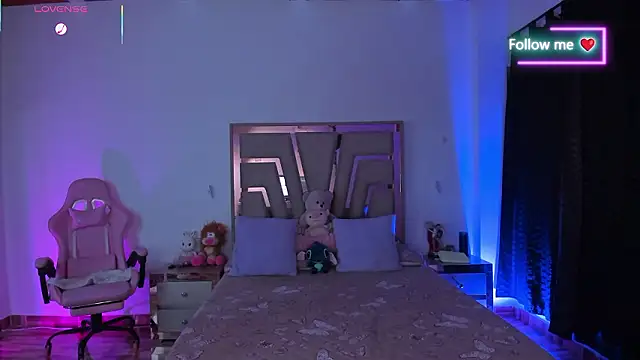 lunaarose online show from March 2026 03:42:02 AM