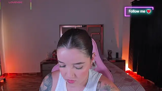 lunaarose online show from April 2026 03:11:02 AM