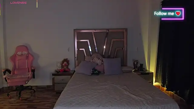 lunaarose online show from April 2026 02:46:01 AM