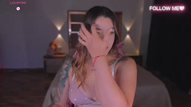 lunaarose online show from November 2025 12:22:01 AM