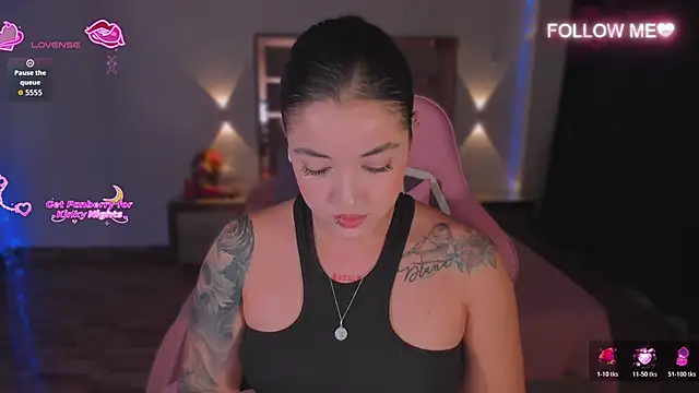 lunaarose online show from November 2025 01:48:02 AM