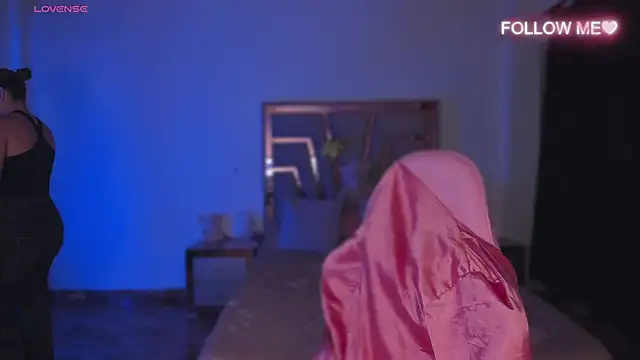 lunaarose online show from December 2025 03:19:02 AM