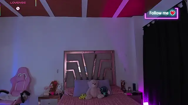 lunaarose online show from February 2026 03:07:02 AM