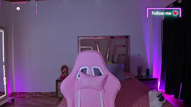 lunaarose online show from April 2026 03:11:02 AM