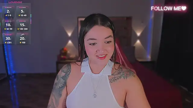 lunaarose online show from November 2025 04:21:01 PM