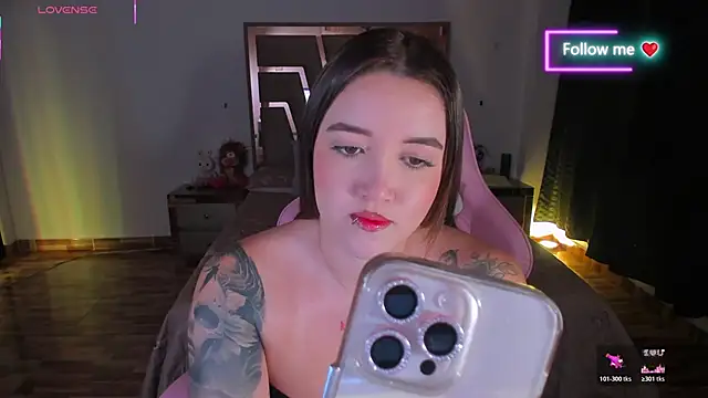 lunaarose online show from March 2026 04:12:01 AM