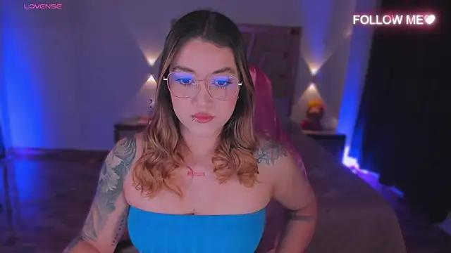 lunaarose online show from December 2025 12:54:02 AM