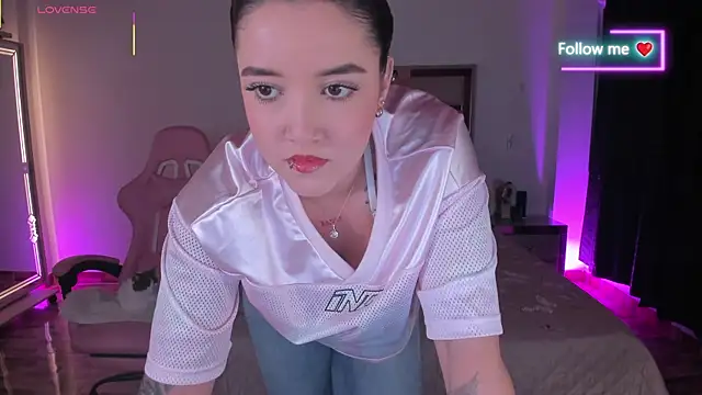 lunaarose online show from May 2026 03:33:02 AM