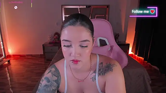 lunaarose online show from May 2026 03:13:01 AM