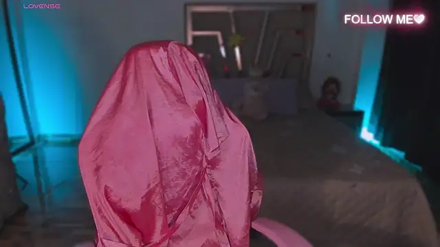 lunaarose online show from December 2025 01:37:01 AM