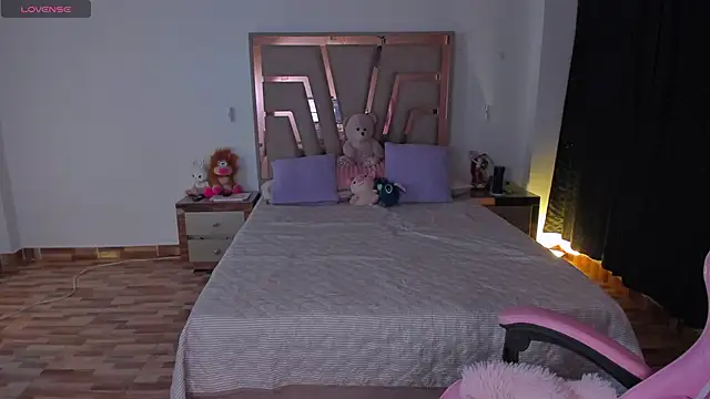 lunaarose online show from April 2026 03:19:01 AM