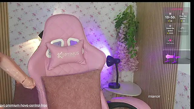 mia noir online show from March 2026 04:35:02 AM