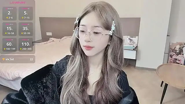 nini a online show from November 2025 03:10:02 AM