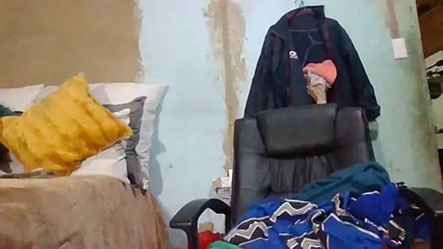 Snapshot of Nicky52 chatting on April 2026 05:41:02 PM Nicky52 online show from April 2026 05:41:02 PM