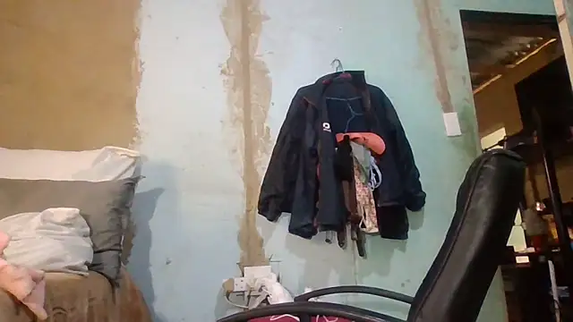 Snapshot of Nicky52 chatting on April 2026 02:18:02 PM Nicky52 online show from April 2026 02:18:02 PM