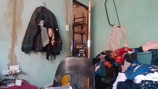 Snapshot of Nicky52 chatting on December 2025 08:47:01 AM Nicky52 online show from December 2025 08:47:01 AM